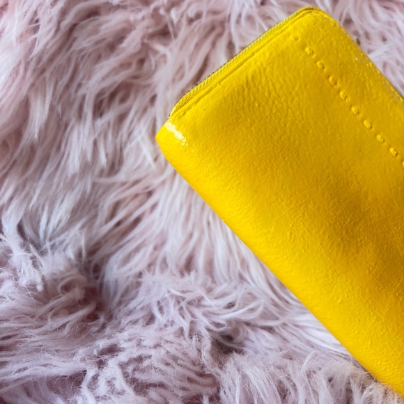 Tory Burch yellow wallet - Picture 3 of 7